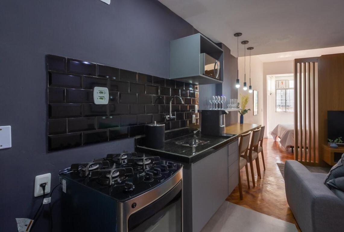 Avenida Bartolomeu Mitre, 621 - Leblon - Lb007 Apartment *