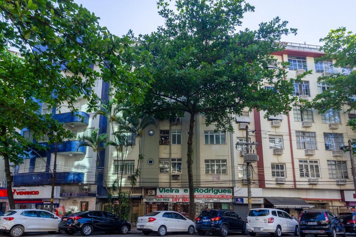 Avenida Bartolomeu Mitre, 621 - Leblon - Lb007 Apartment *